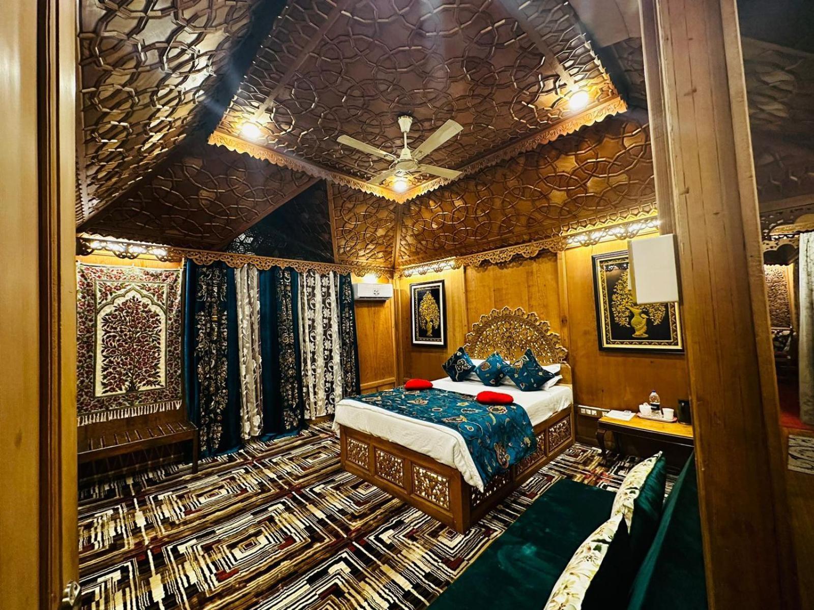 The Heritage Safina Group Of Houseboats Srīnagar 외부 사진