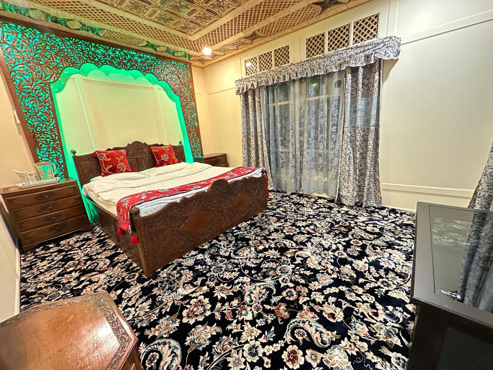 The Heritage Safina Group Of Houseboats Srīnagar 외부 사진